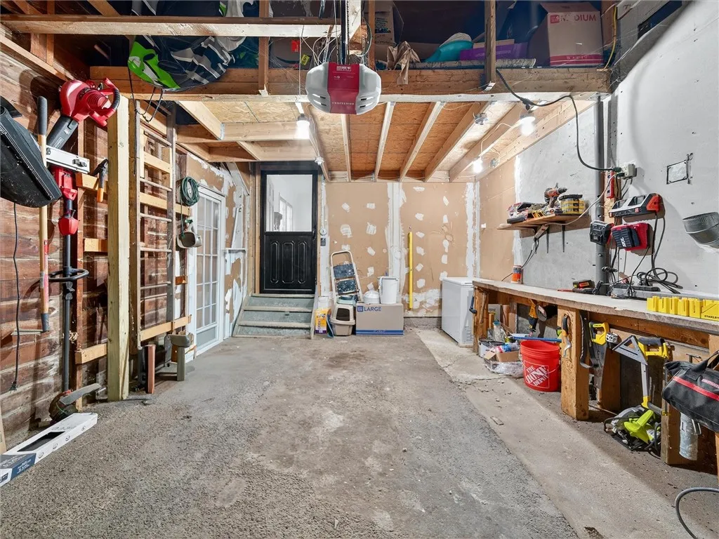 896 Britton Road, Greece, New York 14616, Greece, New York 14616, 3 Bedrooms Bedrooms, 7 Rooms Rooms,2 BathroomsBathrooms,Residential,For Sale,896 Britton Road, Greece, New York 14616,0,R1645357