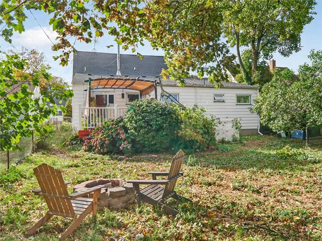 896 Britton Road, Greece, New York 14616, Greece, New York 14616, 3 Bedrooms Bedrooms, 7 Rooms Rooms,2 BathroomsBathrooms,Residential,For Sale,896 Britton Road, Greece, New York 14616,0,R1645357