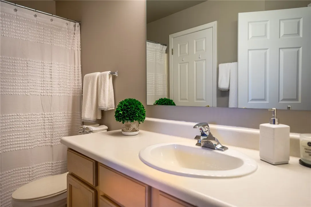Typical full bathroom with tub/shower combination