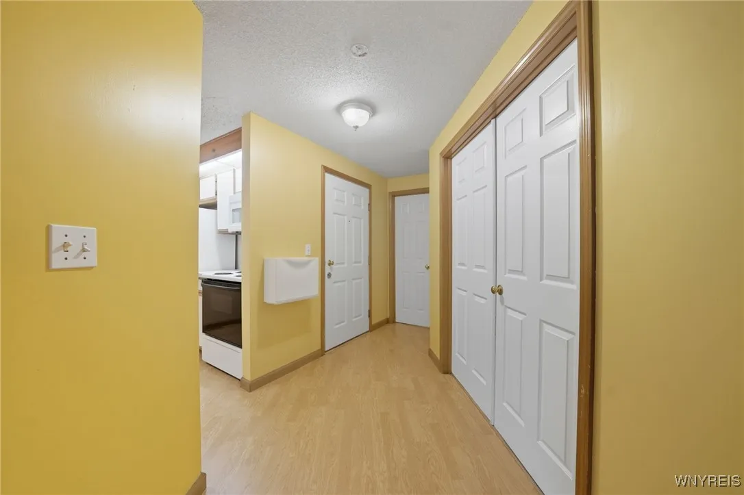 1 Beacon Park I, Amherst, New York 14228, Amherst, New York 14228, 2 Bedrooms Bedrooms, 5 Rooms Rooms,2 BathroomsBathrooms,Residential,For Sale,1 Beacon Park I, Amherst, New York 14228,0,B1645458