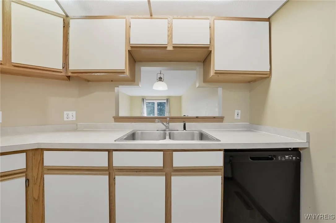 1 Beacon Park I, Amherst, New York 14228, Amherst, New York 14228, 2 Bedrooms Bedrooms, 5 Rooms Rooms,2 BathroomsBathrooms,Residential,For Sale,1 Beacon Park I, Amherst, New York 14228,0,B1645458