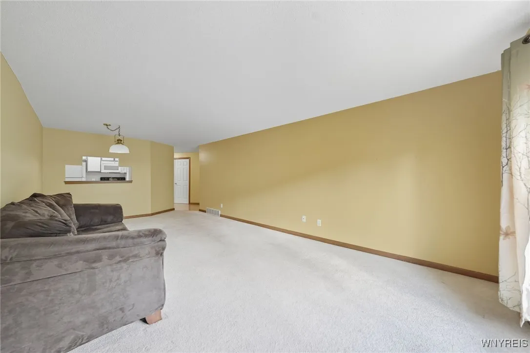 1 Beacon Park I, Amherst, New York 14228, Amherst, New York 14228, 2 Bedrooms Bedrooms, 5 Rooms Rooms,2 BathroomsBathrooms,Residential,For Sale,1 Beacon Park I, Amherst, New York 14228,0,B1645458