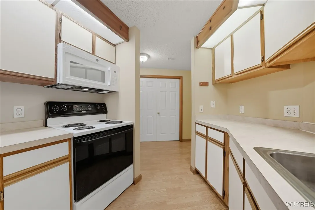 1 Beacon Park I, Amherst, New York 14228, Amherst, New York 14228, 2 Bedrooms Bedrooms, 5 Rooms Rooms,2 BathroomsBathrooms,Residential,For Sale,1 Beacon Park I, Amherst, New York 14228,0,B1645458