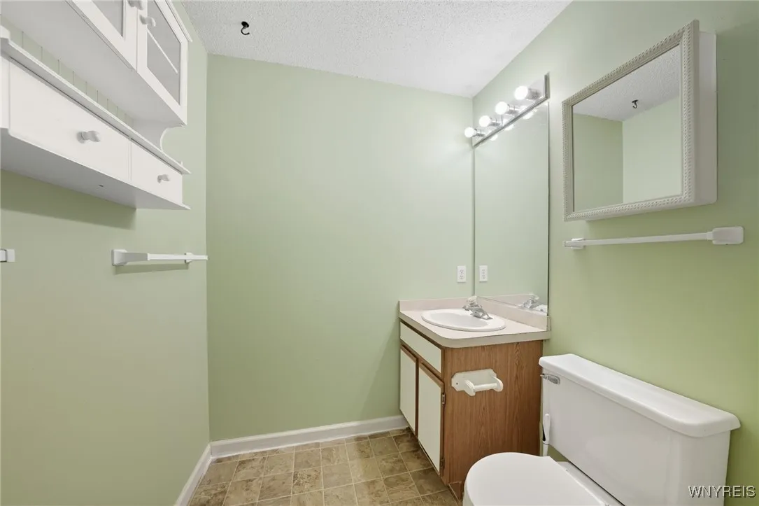 1 Beacon Park I, Amherst, New York 14228, Amherst, New York 14228, 2 Bedrooms Bedrooms, 5 Rooms Rooms,2 BathroomsBathrooms,Residential,For Sale,1 Beacon Park I, Amherst, New York 14228,0,B1645458