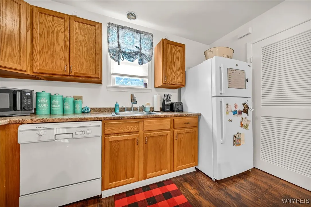 228 William Street, Tonawanda, New York 14150, Tonawanda, New York 14150, 2 Bedrooms Bedrooms, 5 Rooms Rooms,1 BathroomBathrooms,Residential Lease,For Rent,228 William Street, Tonawanda, New York 14150,0,B1644125