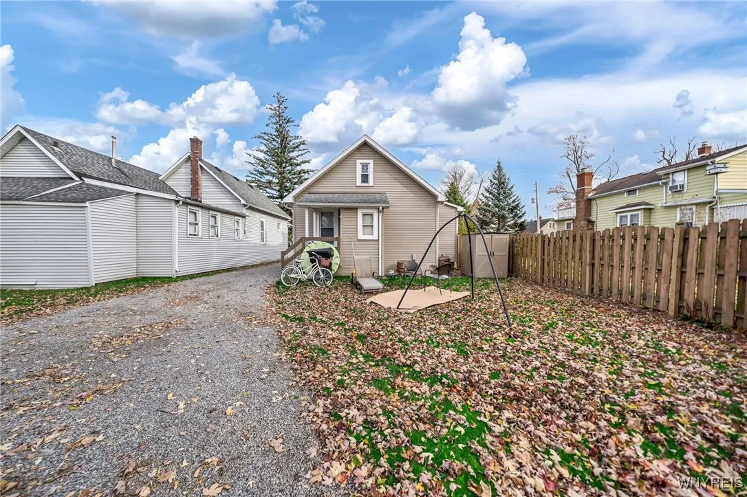 228 William Street, Tonawanda, New York 14150, Tonawanda, New York 14150, 2 Bedrooms Bedrooms, 5 Rooms Rooms,1 BathroomBathrooms,Residential Lease,For Rent,228 William Street, Tonawanda, New York 14150,0,B1644125