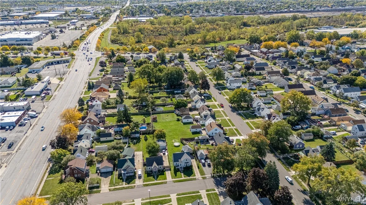 15 Chopin Place, Cheektowaga, New York 14211, Cheektowaga, New York 14211, 4 Bedrooms Bedrooms, 6 Rooms Rooms,1 BathroomBathrooms,Residential,For Sale,15 Chopin Place, Cheektowaga, New York 14211,0,B1645462