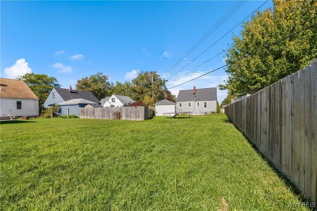 15 Chopin Place, Cheektowaga, New York 14211, Cheektowaga, New York 14211, 4 Bedrooms Bedrooms, 6 Rooms Rooms,1 BathroomBathrooms,Residential,For Sale,15 Chopin Place, Cheektowaga, New York 14211,0,B1645462