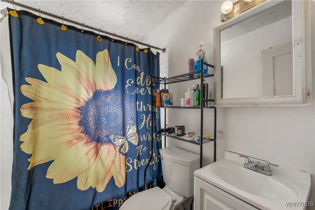 15 Chopin Place, Cheektowaga, New York 14211, Cheektowaga, New York 14211, 4 Bedrooms Bedrooms, 6 Rooms Rooms,1 BathroomBathrooms,Residential,For Sale,15 Chopin Place, Cheektowaga, New York 14211,0,B1645462