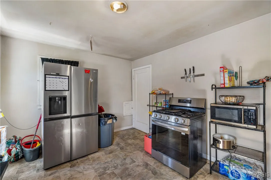 15 Chopin Place, Cheektowaga, New York 14211, Cheektowaga, New York 14211, 4 Bedrooms Bedrooms, 6 Rooms Rooms,1 BathroomBathrooms,Residential,For Sale,15 Chopin Place, Cheektowaga, New York 14211,0,B1645462