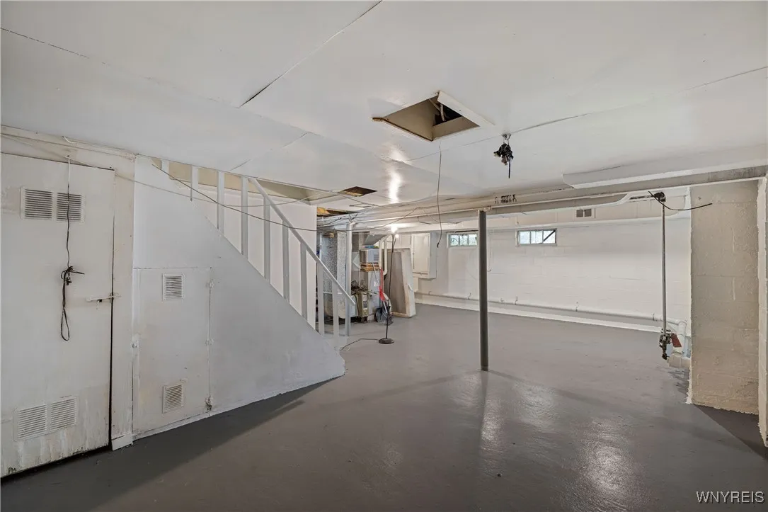 120 Leonard Post Drive, Cheektowaga, New York 1421, Cheektowaga, New York 14211, 3 Bedrooms Bedrooms, 6 Rooms Rooms,1 BathroomBathrooms,Residential,For Sale,120 Leonard Post Drive, Cheektowaga, New York 1421,0,B1645470