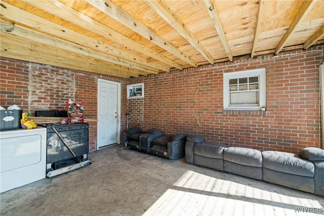 120 Leonard Post Drive, Cheektowaga, New York 1421, Cheektowaga, New York 14211, 3 Bedrooms Bedrooms, 6 Rooms Rooms,1 BathroomBathrooms,Residential,For Sale,120 Leonard Post Drive, Cheektowaga, New York 1421,0,B1645470