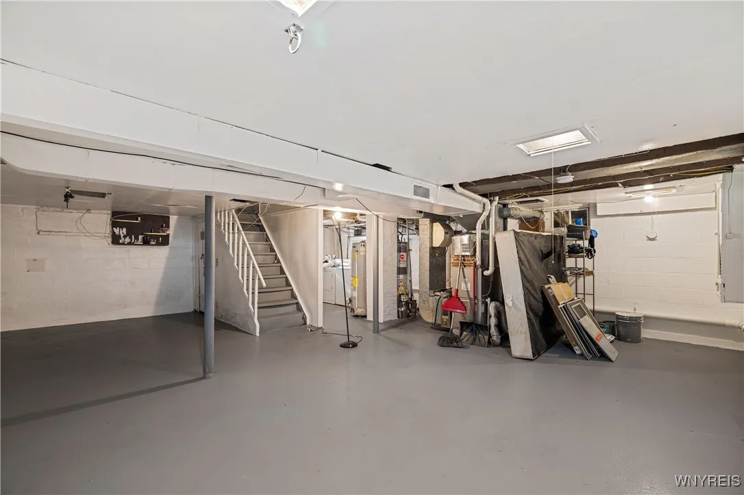 120 Leonard Post Drive, Cheektowaga, New York 1421, Cheektowaga, New York 14211, 3 Bedrooms Bedrooms, 6 Rooms Rooms,1 BathroomBathrooms,Residential,For Sale,120 Leonard Post Drive, Cheektowaga, New York 1421,0,B1645470