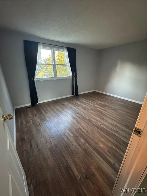 4952 Tim Tam Trail, Hamburg, New York 14219, Hamburg, New York 14219, 3 Bedrooms Bedrooms, 5 Rooms Rooms,1 BathroomBathrooms,Residential,For Sale,4952 Tim Tam Trail, Hamburg, New York 14219,0,B1645305