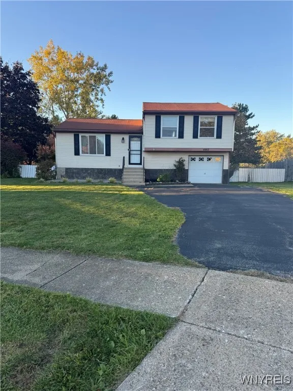 4952 Tim Tam Trail, Hamburg, New York 14219, Hamburg, New York 14219, 3 Bedrooms Bedrooms, 5 Rooms Rooms,1 BathroomBathrooms,Residential,For Sale,4952 Tim Tam Trail, Hamburg, New York 14219,0,B1645305
