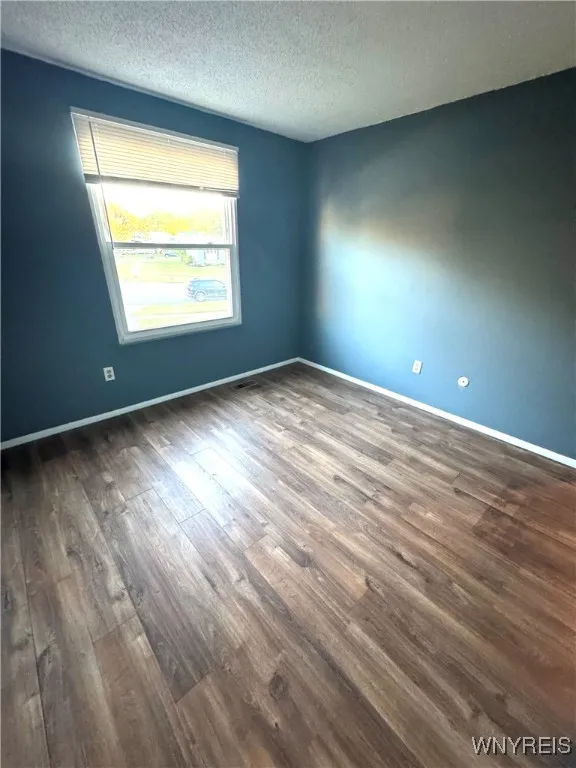 4952 Tim Tam Trail, Hamburg, New York 14219, Hamburg, New York 14219, 3 Bedrooms Bedrooms, 5 Rooms Rooms,1 BathroomBathrooms,Residential,For Sale,4952 Tim Tam Trail, Hamburg, New York 14219,0,B1645305