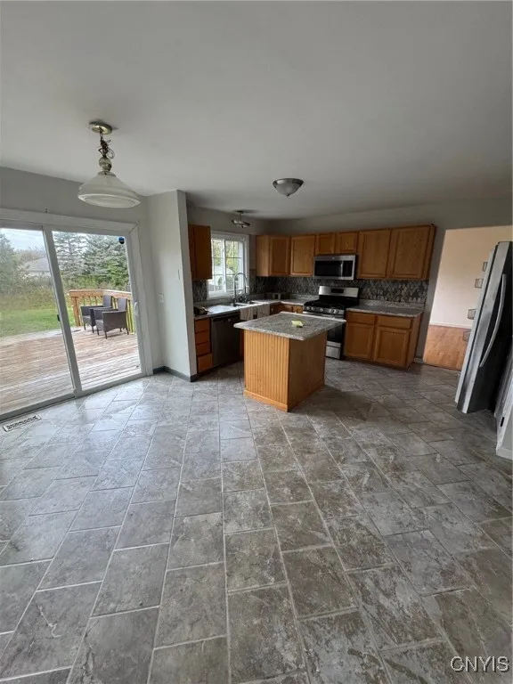 8281 Dampier Circle, Clay, New York 13090, Clay, New York 13090, 4 Bedrooms Bedrooms, 8 Rooms Rooms,2 BathroomsBathrooms,Residential Lease,Closed,8281 Dampier Circle, Clay, New York 13090,0,S1645411