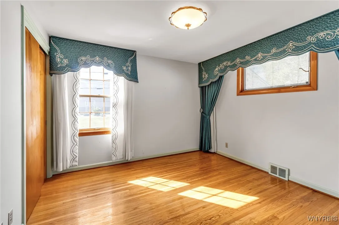 145 Rochelle Park, Tonawanda, New York 14150, Tonawanda, New York 14150, 3 Bedrooms Bedrooms, 7 Rooms Rooms,1 BathroomBathrooms,Residential,For Sale,145 Rochelle Park, Tonawanda, New York 14150,0,B1644891