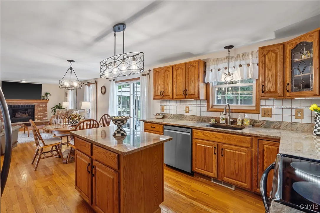 121 Nicks Way, Geddes, New York 13209, Geddes, New York 13209, 3 Bedrooms Bedrooms, 9 Rooms Rooms,2 BathroomsBathrooms,Residential,Closed,121 Nicks Way, Geddes, New York 13209,0,S1645480