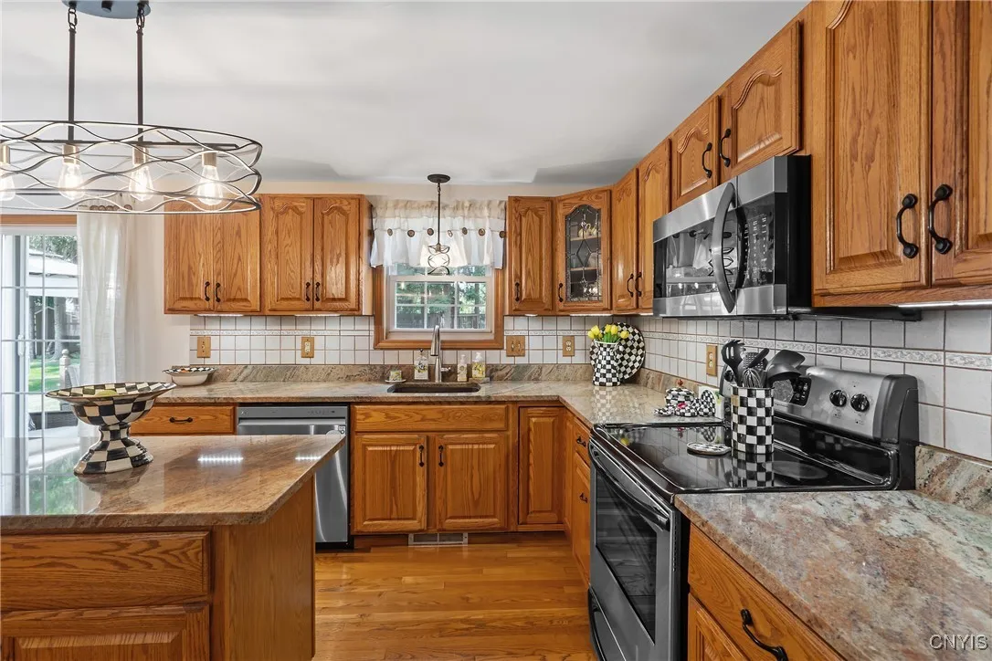 121 Nicks Way, Geddes, New York 13209, Geddes, New York 13209, 3 Bedrooms Bedrooms, 9 Rooms Rooms,2 BathroomsBathrooms,Residential,Closed,121 Nicks Way, Geddes, New York 13209,0,S1645480
