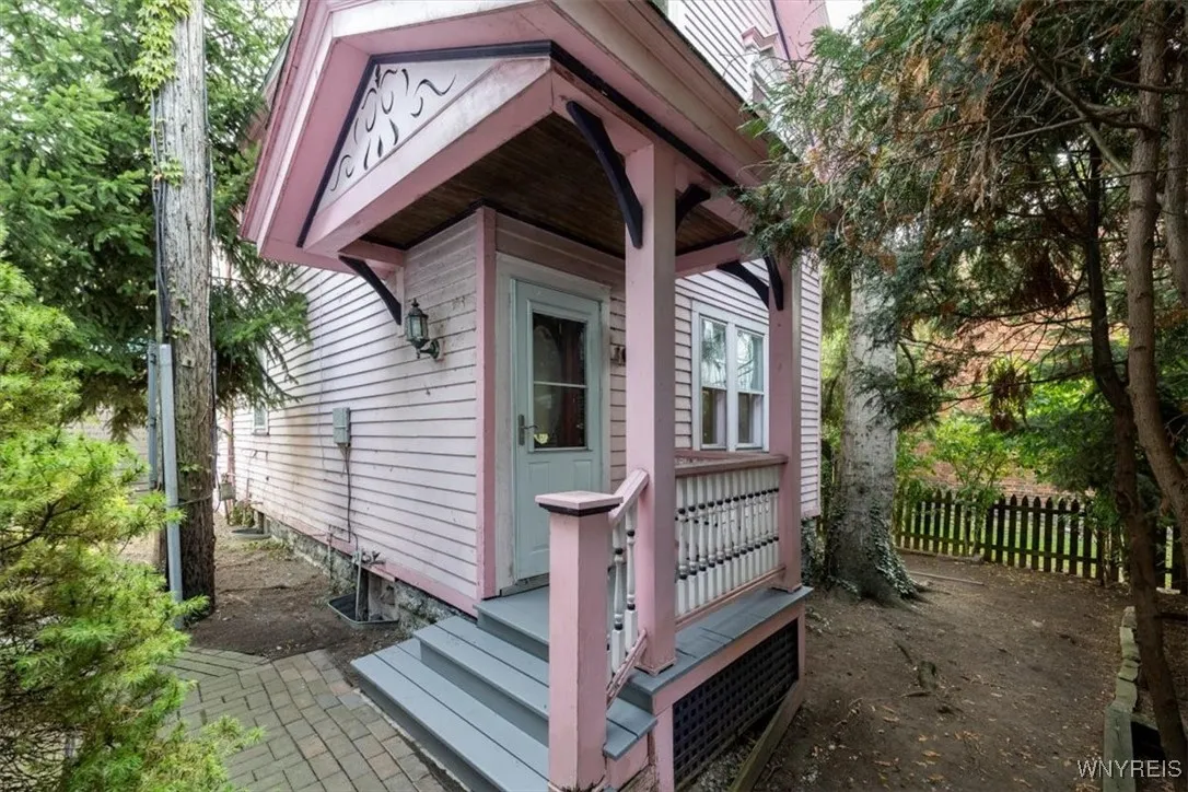 140 Park St Street, Buffalo, New York 14201, Buffalo, New York 14201, 2 Bedrooms Bedrooms, 5 Rooms Rooms,1 BathroomBathrooms,Residential,Closed,140 Park St Street, Buffalo, New York 14201,0,B1644956