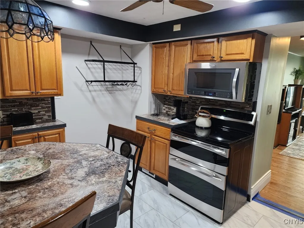 113 Brookline Road, Salina, New York 13208, Salina, New York 13208, 2 Bedrooms Bedrooms, 4 Rooms Rooms,2 BathroomsBathrooms,Residential Lease,For Rent,113 Brookline Road, Salina, New York 13208,0,S1645351