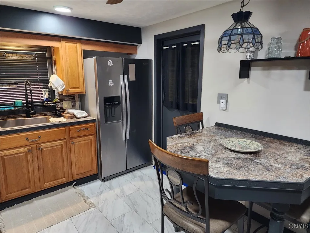 113 Brookline Road, Salina, New York 13208, Salina, New York 13208, 2 Bedrooms Bedrooms, 4 Rooms Rooms,2 BathroomsBathrooms,Residential Lease,For Rent,113 Brookline Road, Salina, New York 13208,0,S1645351