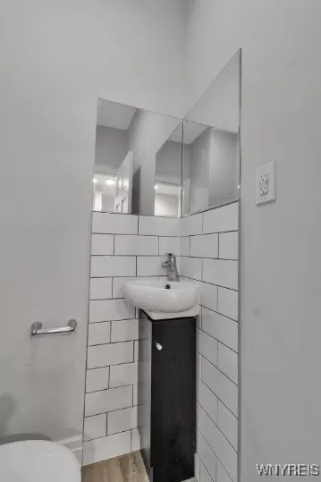 105 Mariner Street, Buffalo, New York 14201, Buffalo, New York 14201, 3 Bedrooms Bedrooms, 6 Rooms Rooms,1 BathroomBathrooms,Residential Lease,For Rent,105 Mariner Street, Buffalo, New York 14201,0,B1645254