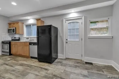 105 Mariner Street, Buffalo, New York 14201, Buffalo, New York 14201, 3 Bedrooms Bedrooms, 6 Rooms Rooms,1 BathroomBathrooms,Residential Lease,For Rent,105 Mariner Street, Buffalo, New York 14201,0,B1645254