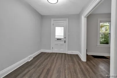 105 Mariner Street, Buffalo, New York 14201, Buffalo, New York 14201, 3 Bedrooms Bedrooms, 6 Rooms Rooms,1 BathroomBathrooms,Residential Lease,For Rent,105 Mariner Street, Buffalo, New York 14201,0,B1645254