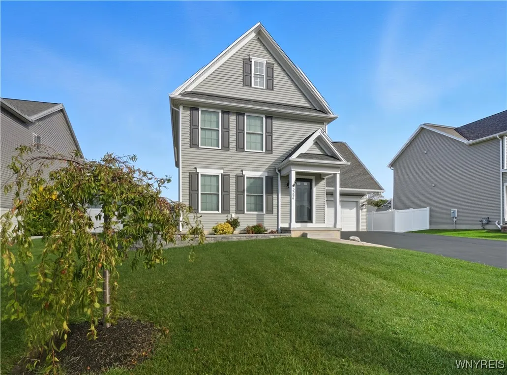 2284 Agassiz Drive, Hamburg, New York 14085, Hamburg, New York 14085, 4 Bedrooms Bedrooms, 9 Rooms Rooms,3 BathroomsBathrooms,Residential,For Sale,2284 Agassiz Drive, Hamburg, New York 14085,0,B1645347