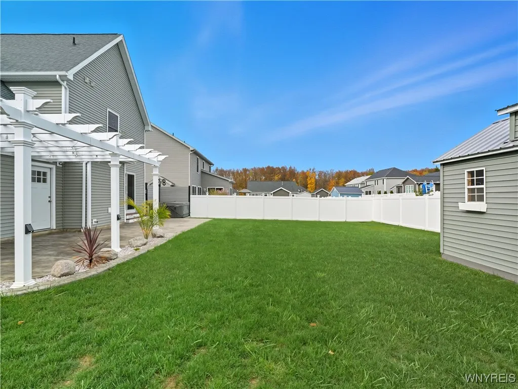 2284 Agassiz Drive, Hamburg, New York 14085, Hamburg, New York 14085, 4 Bedrooms Bedrooms, 9 Rooms Rooms,3 BathroomsBathrooms,Residential,For Sale,2284 Agassiz Drive, Hamburg, New York 14085,0,B1645347