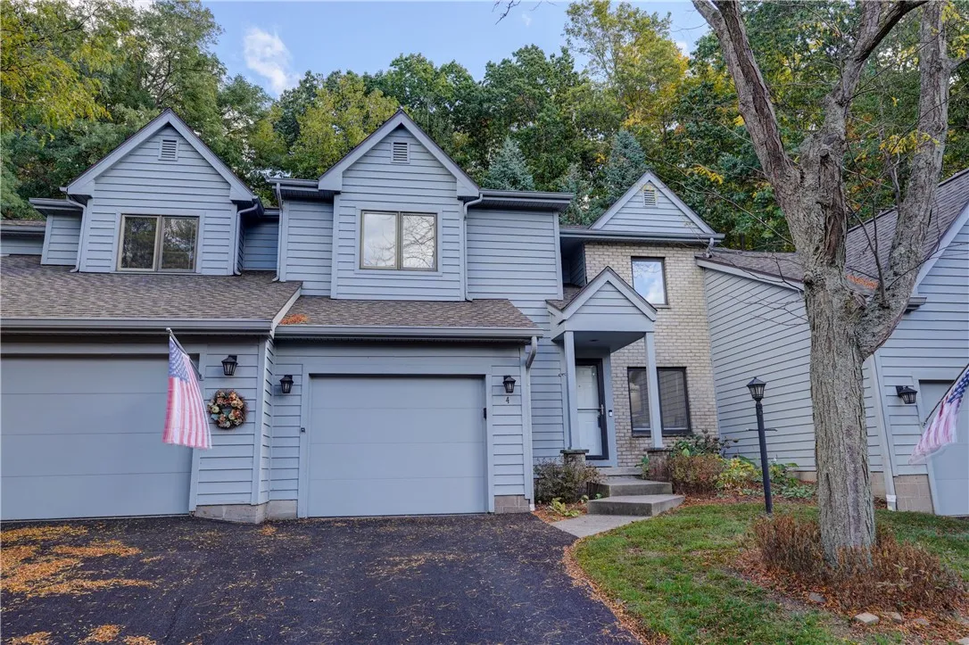4 Colonial Circle, Perinton, New York 14450, Perinton, New York 14450, 2 Bedrooms Bedrooms, 5 Rooms Rooms,2 BathroomsBathrooms,Residential,For Sale,4 Colonial Circle, Perinton, New York 14450,0,R1644913