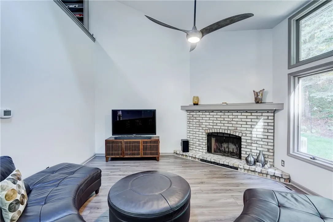 4 Colonial Circle, Perinton, New York 14450, Perinton, New York 14450, 2 Bedrooms Bedrooms, 5 Rooms Rooms,2 BathroomsBathrooms,Residential,For Sale,4 Colonial Circle, Perinton, New York 14450,0,R1644913