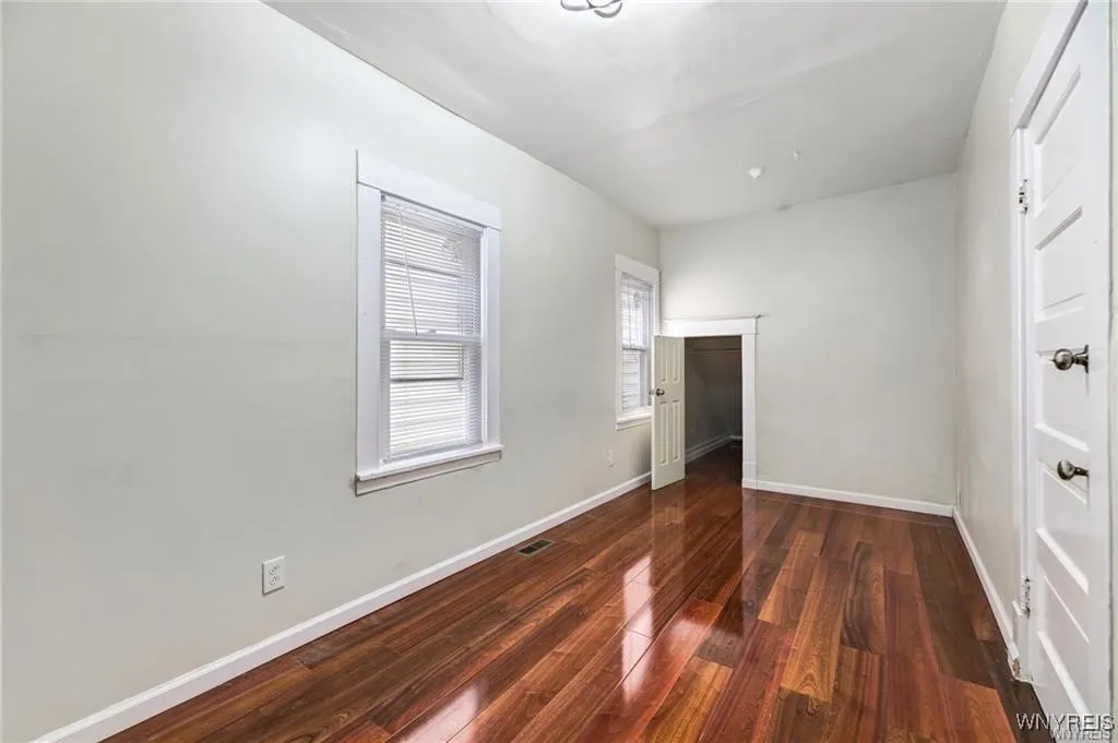 1217 Walden Avenue, Cheektowaga, New York 14211, Cheektowaga, New York 14211, 6 Bedrooms Bedrooms, ,2 BathroomsBathrooms,Residential,For Sale,1217 Walden Avenue, Cheektowaga, New York 14211,0,B1645554