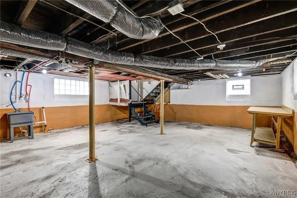 1217 Walden Avenue, Cheektowaga, New York 14211, Cheektowaga, New York 14211, 6 Bedrooms Bedrooms, ,2 BathroomsBathrooms,Residential,For Sale,1217 Walden Avenue, Cheektowaga, New York 14211,0,B1645554