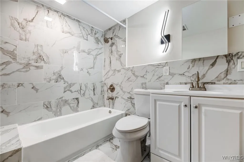 1217 Walden Avenue, Cheektowaga, New York 14211, Cheektowaga, New York 14211, 6 Bedrooms Bedrooms, ,2 BathroomsBathrooms,Residential,For Sale,1217 Walden Avenue, Cheektowaga, New York 14211,0,B1645554