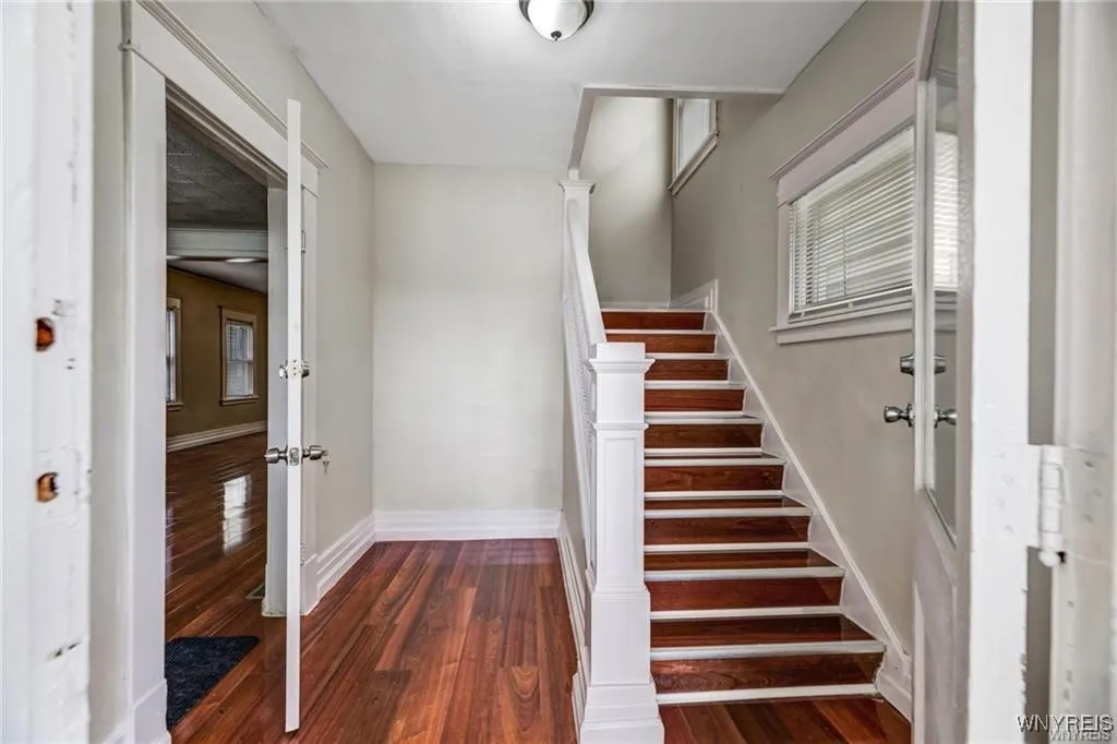 1217 Walden Avenue, Cheektowaga, New York 14211, Cheektowaga, New York 14211, 6 Bedrooms Bedrooms, ,2 BathroomsBathrooms,Residential,For Sale,1217 Walden Avenue, Cheektowaga, New York 14211,0,B1645554