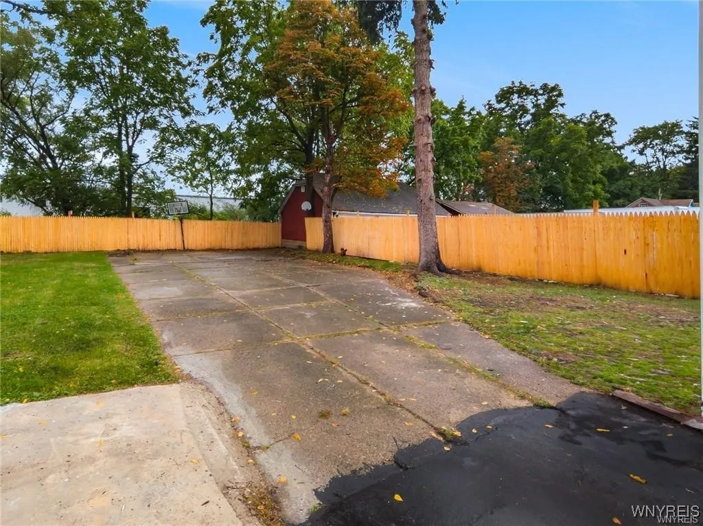 1217 Walden Avenue, Cheektowaga, New York 14211, Cheektowaga, New York 14211, 6 Bedrooms Bedrooms, ,2 BathroomsBathrooms,Residential,For Sale,1217 Walden Avenue, Cheektowaga, New York 14211,0,B1645554