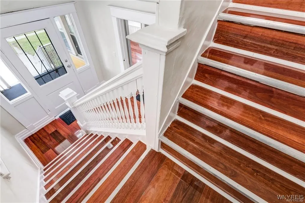 1217 Walden Avenue, Cheektowaga, New York 14211, Cheektowaga, New York 14211, 6 Bedrooms Bedrooms, ,2 BathroomsBathrooms,Residential,For Sale,1217 Walden Avenue, Cheektowaga, New York 14211,0,B1645554