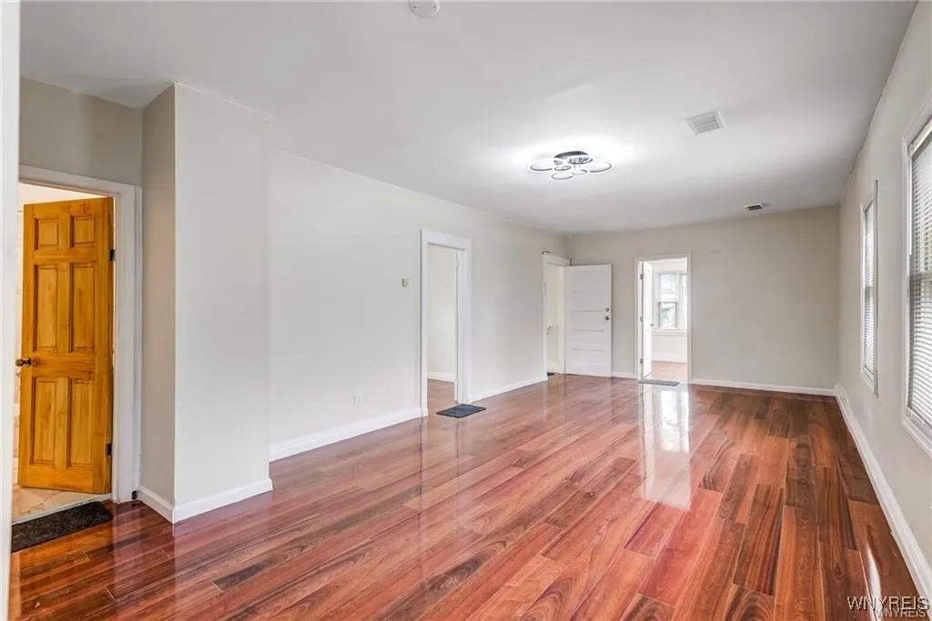 1217 Walden Avenue, Cheektowaga, New York 14211, Cheektowaga, New York 14211, 6 Bedrooms Bedrooms, ,2 BathroomsBathrooms,Residential,For Sale,1217 Walden Avenue, Cheektowaga, New York 14211,0,B1645554