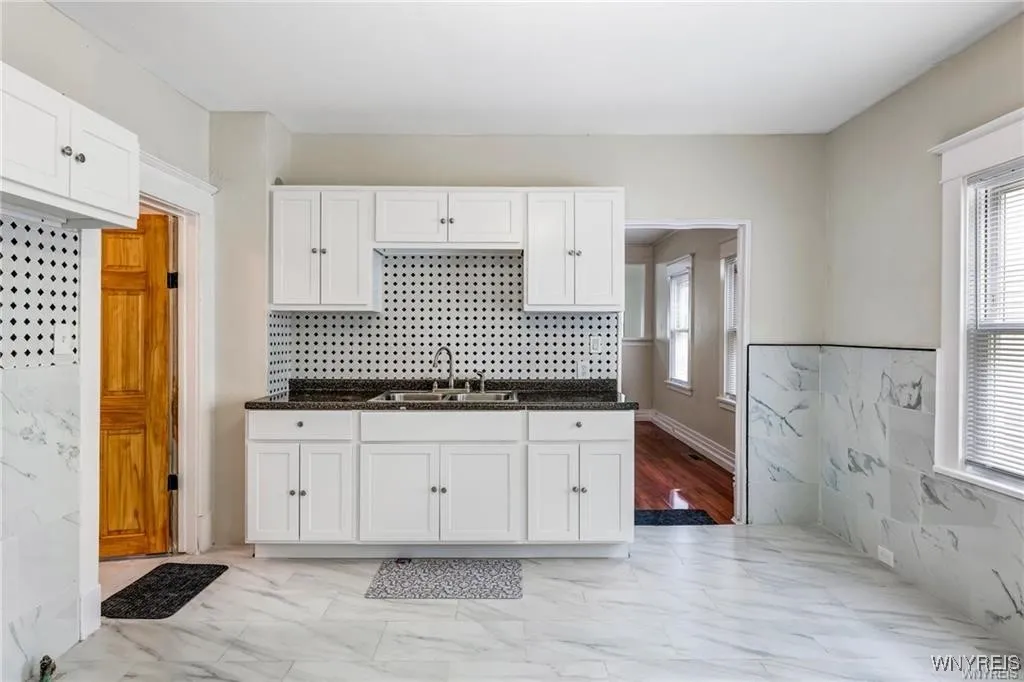 1217 Walden Avenue, Cheektowaga, New York 14211, Cheektowaga, New York 14211, 6 Bedrooms Bedrooms, ,2 BathroomsBathrooms,Residential,For Sale,1217 Walden Avenue, Cheektowaga, New York 14211,0,B1645554