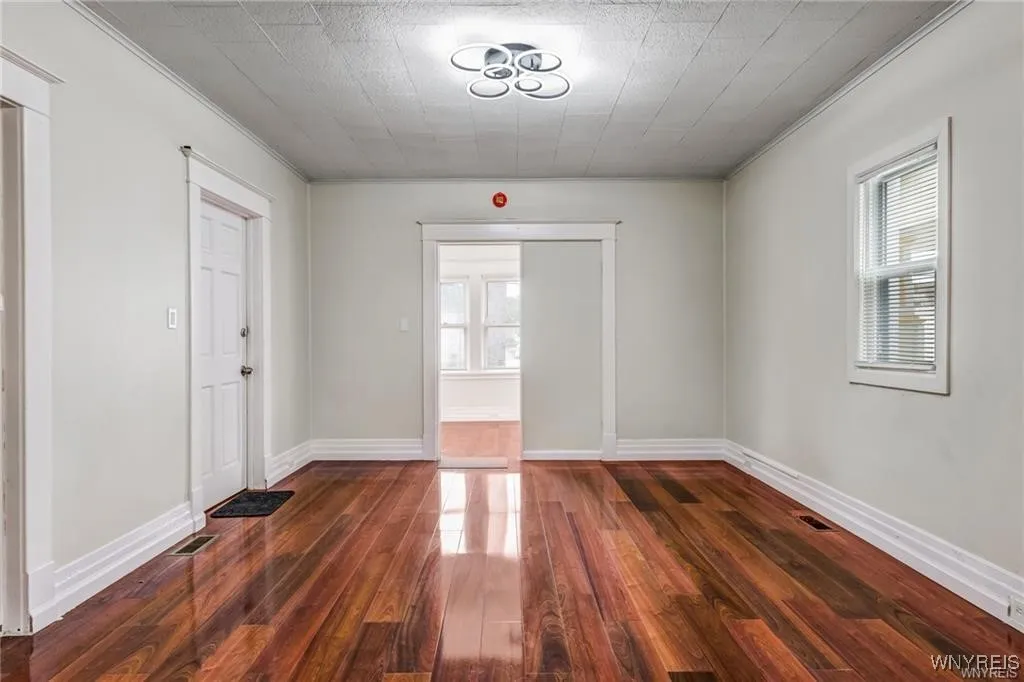 1217 Walden Avenue, Cheektowaga, New York 14211, Cheektowaga, New York 14211, 6 Bedrooms Bedrooms, ,2 BathroomsBathrooms,Residential,For Sale,1217 Walden Avenue, Cheektowaga, New York 14211,0,B1645554