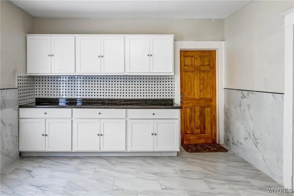 1217 Walden Avenue, Cheektowaga, New York 14211, Cheektowaga, New York 14211, 6 Bedrooms Bedrooms, ,2 BathroomsBathrooms,Residential,For Sale,1217 Walden Avenue, Cheektowaga, New York 14211,0,B1645554