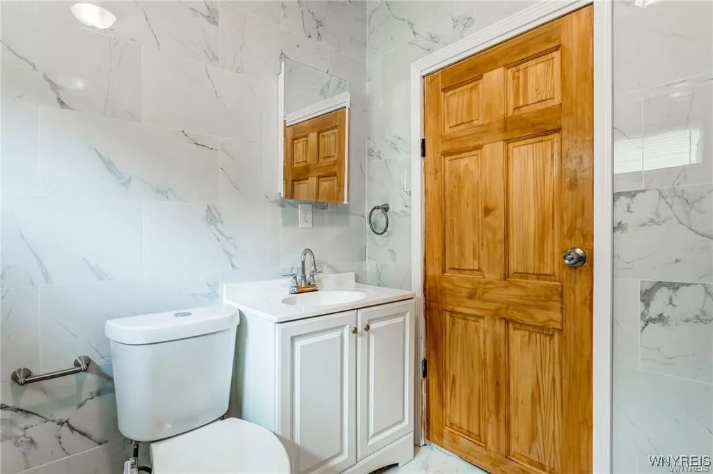 1217 Walden Avenue, Cheektowaga, New York 14211, Cheektowaga, New York 14211, 6 Bedrooms Bedrooms, ,2 BathroomsBathrooms,Residential,For Sale,1217 Walden Avenue, Cheektowaga, New York 14211,0,B1645554