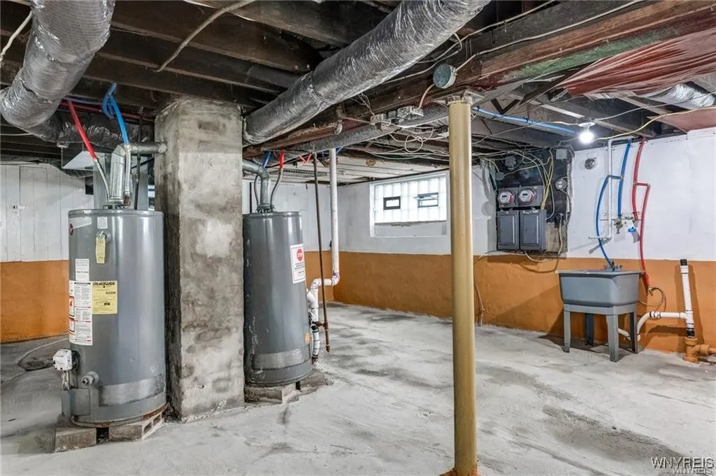 1217 Walden Avenue, Cheektowaga, New York 14211, Cheektowaga, New York 14211, 6 Bedrooms Bedrooms, ,2 BathroomsBathrooms,Residential,For Sale,1217 Walden Avenue, Cheektowaga, New York 14211,0,B1645554