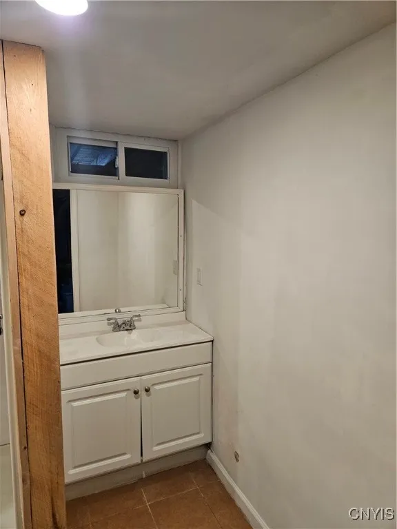 BASEMENT FULL BATH