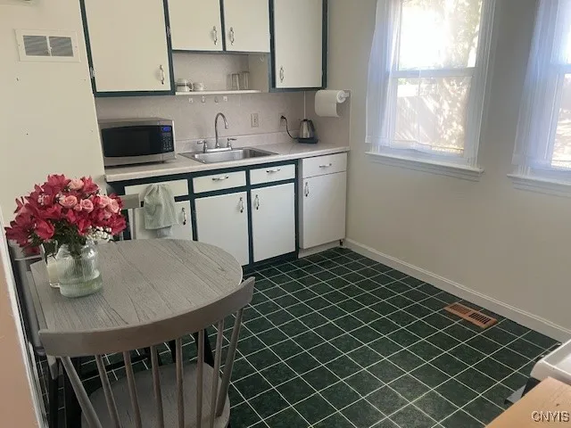 302 Twin Elms Lane, Clay, New York 13212, Clay, New York 13212, 3 Bedrooms Bedrooms, 6 Rooms Rooms,1 BathroomBathrooms,Residential Lease,For Rent,302 Twin Elms Lane, Clay, New York 13212,0,S1645561