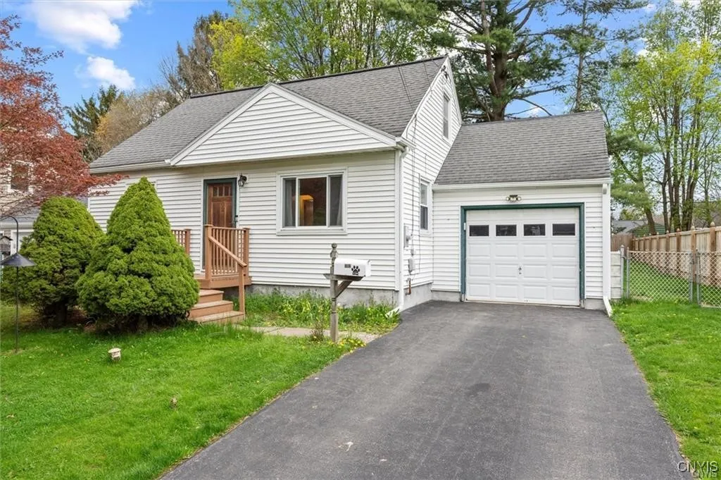 302 Twin Elms Lane, Clay, New York 13212, Clay, New York 13212, 3 Bedrooms Bedrooms, 6 Rooms Rooms,1 BathroomBathrooms,Residential Lease,For Rent,302 Twin Elms Lane, Clay, New York 13212,0,S1645561