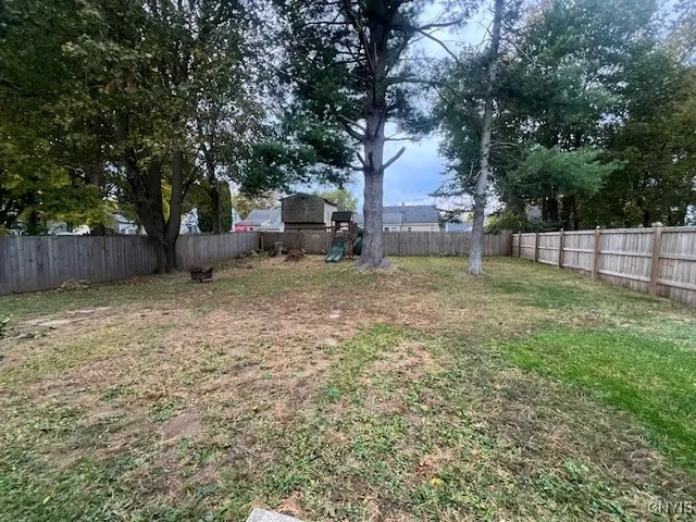 302 Twin Elms Lane, Clay, New York 13212, Clay, New York 13212, 3 Bedrooms Bedrooms, 6 Rooms Rooms,1 BathroomBathrooms,Residential Lease,For Rent,302 Twin Elms Lane, Clay, New York 13212,0,S1645561